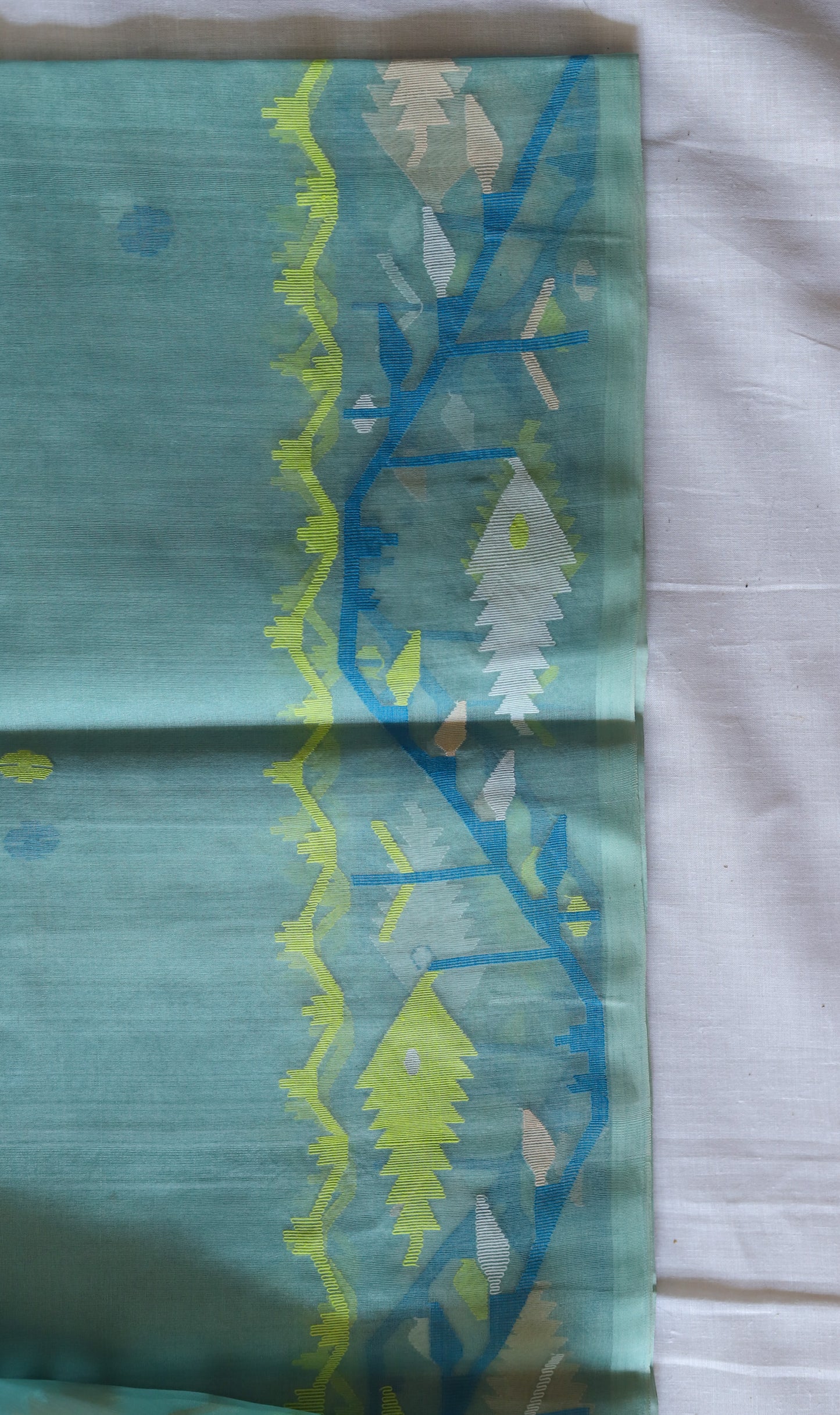 Handwoven Bengal Muslin Saree