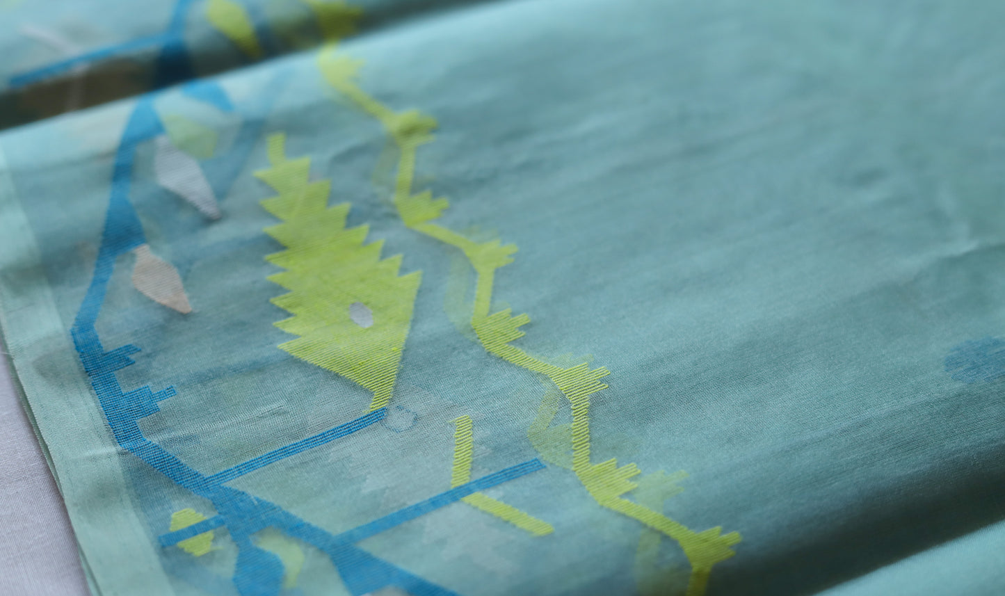 Handwoven Bengal Muslin Saree