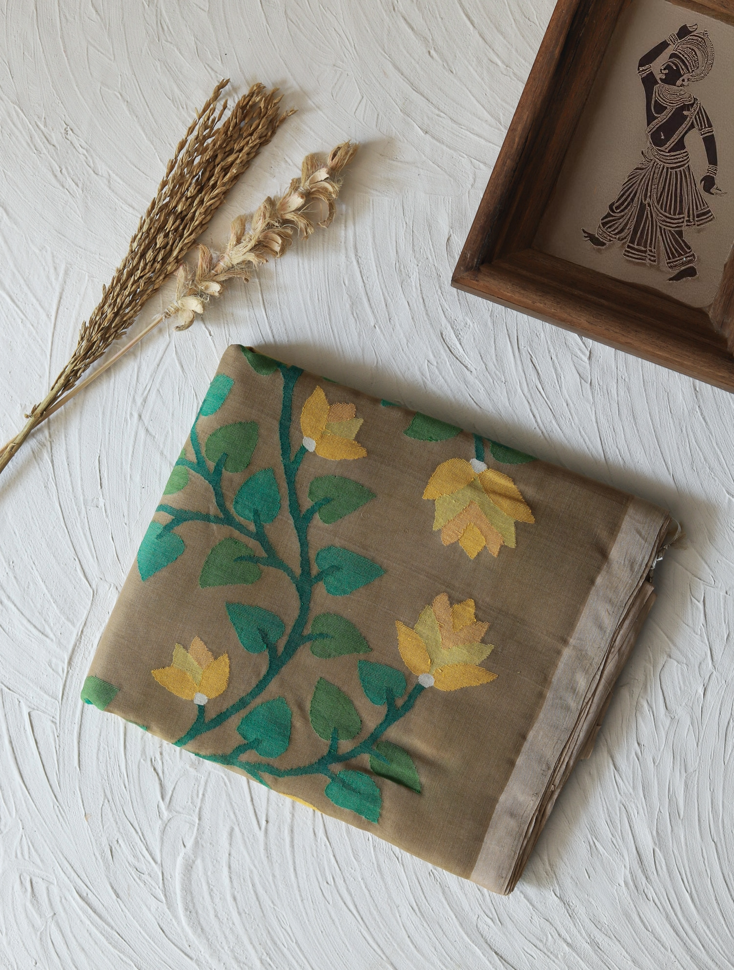 Handwoven Bengal Muslin Saree