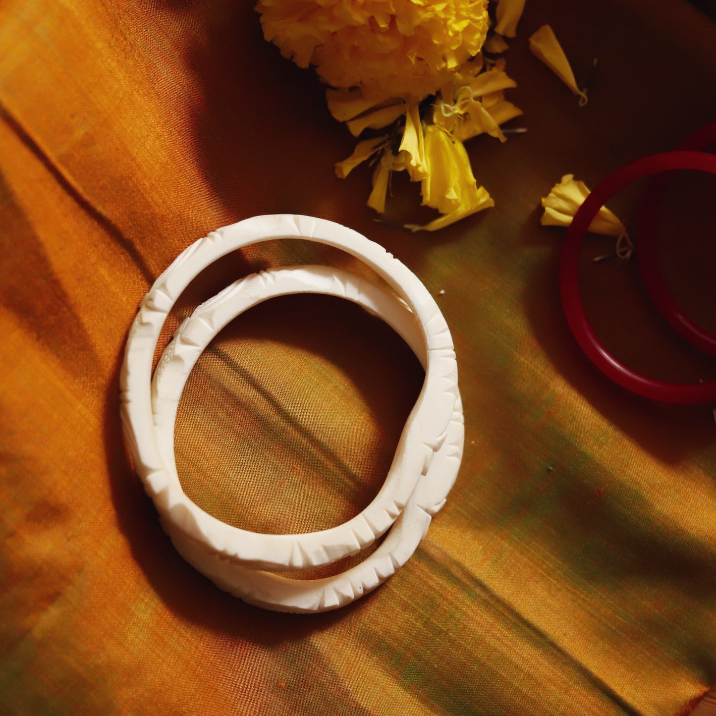 Handcarved Shakha Pola Bangle Pair (2.10 Inch)