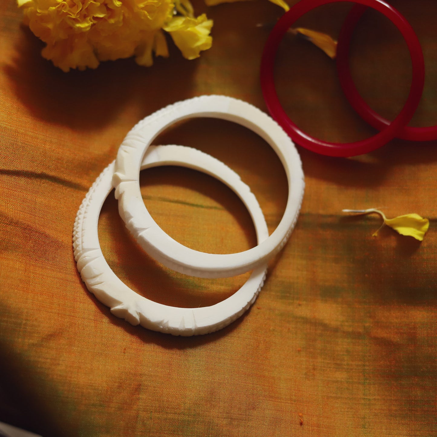 Handcarved Shakha Pola Bangle Pair (2.2 Inch)