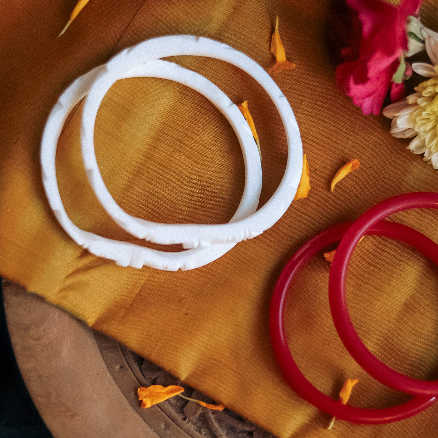 Handcarved Shakha Pola Bangle Pair (2.6 Inch)