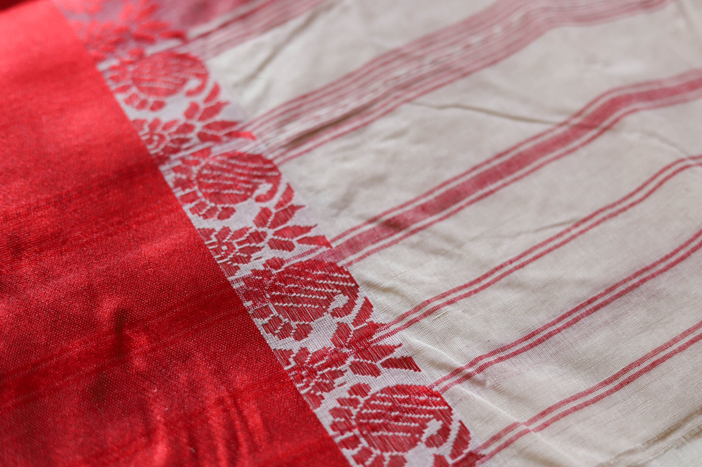 Handwoven Bengal White and Red Cotton Saree