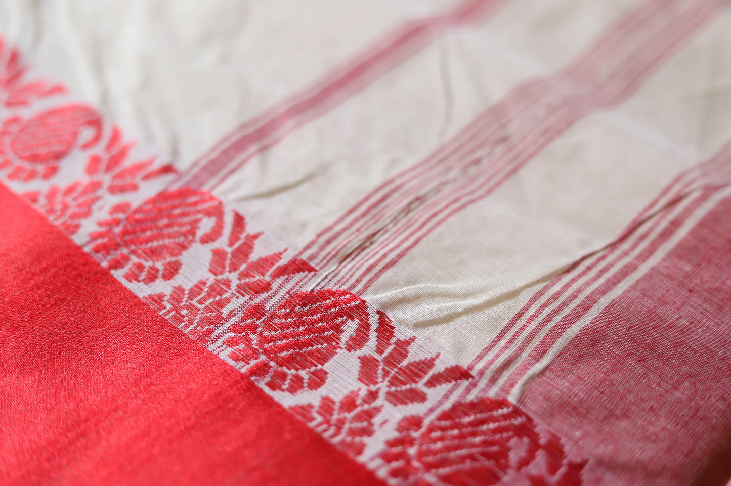Handwoven Bengal White and Red Cotton Saree