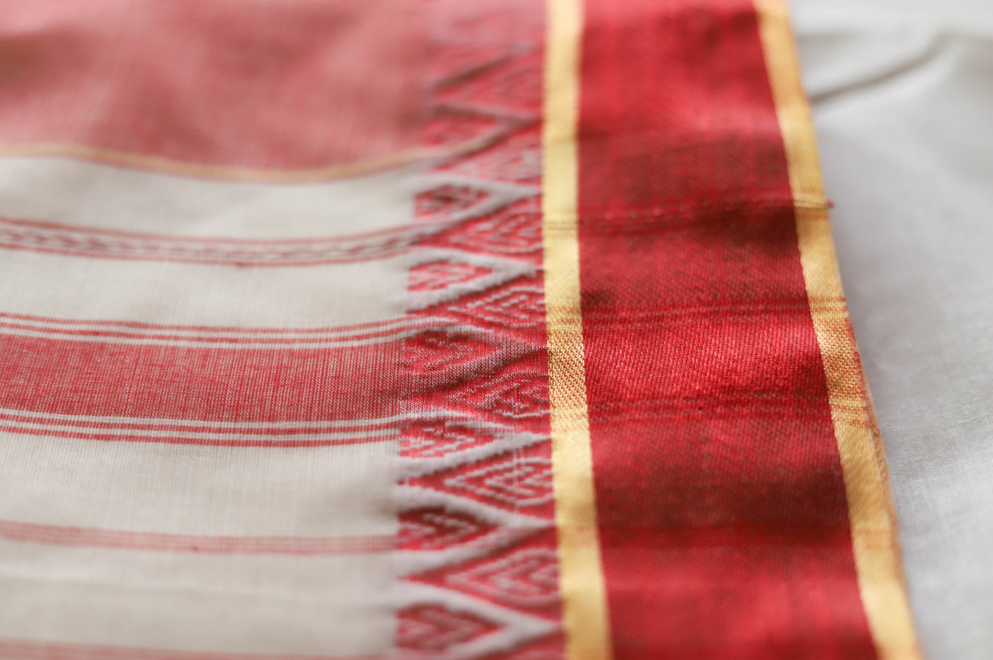 Handwoven Bengal White and Red Cotton Saree