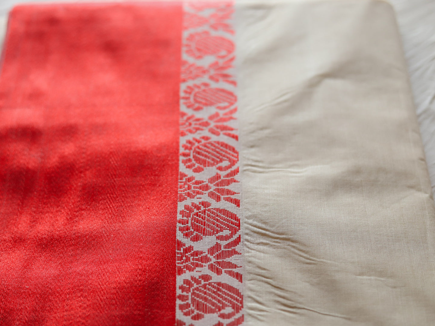 Handwoven Bengal White and Red Cotton Saree