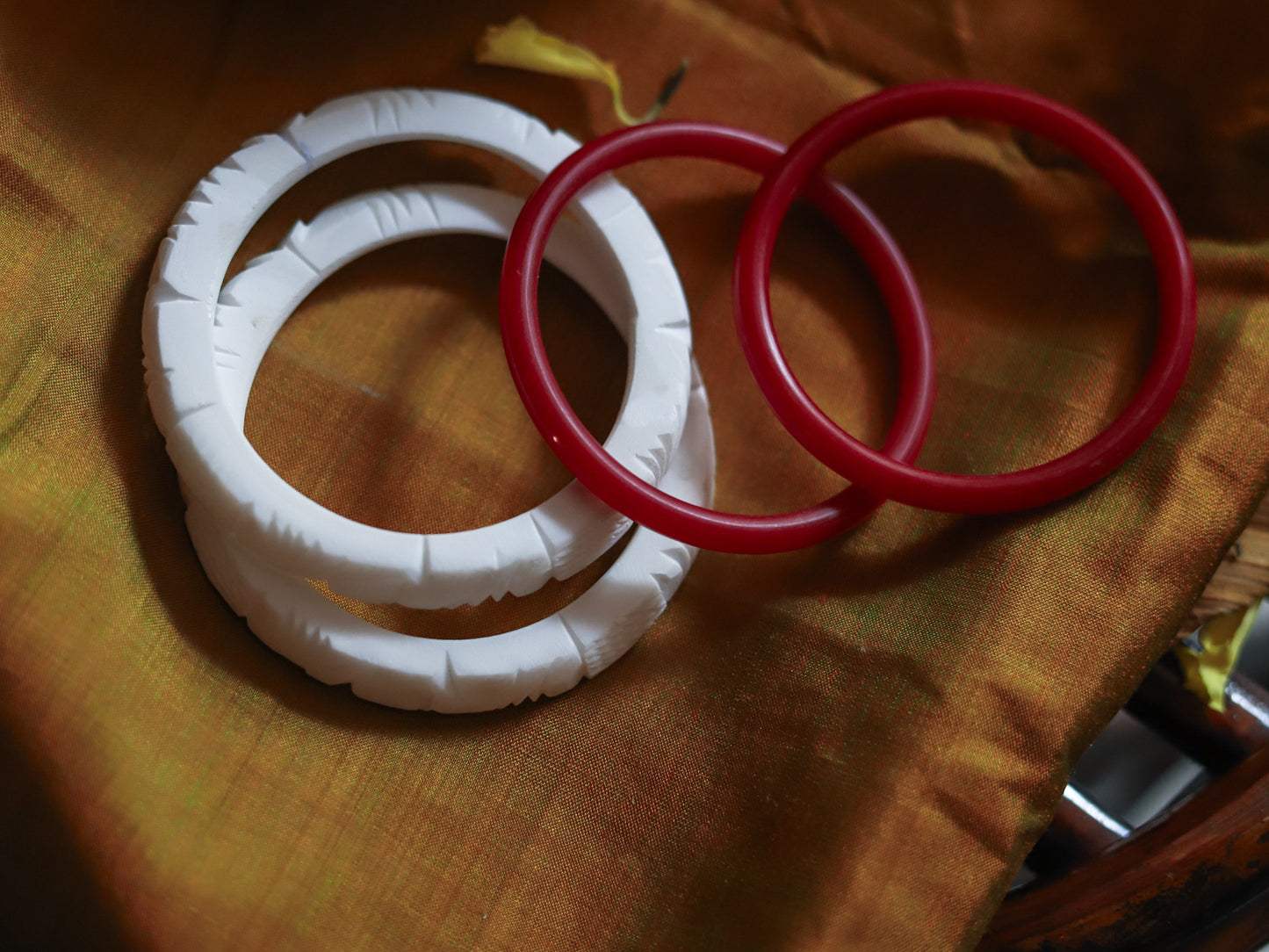 Handcarved Shakha Pola Bangle Pair (2.4 Inch)