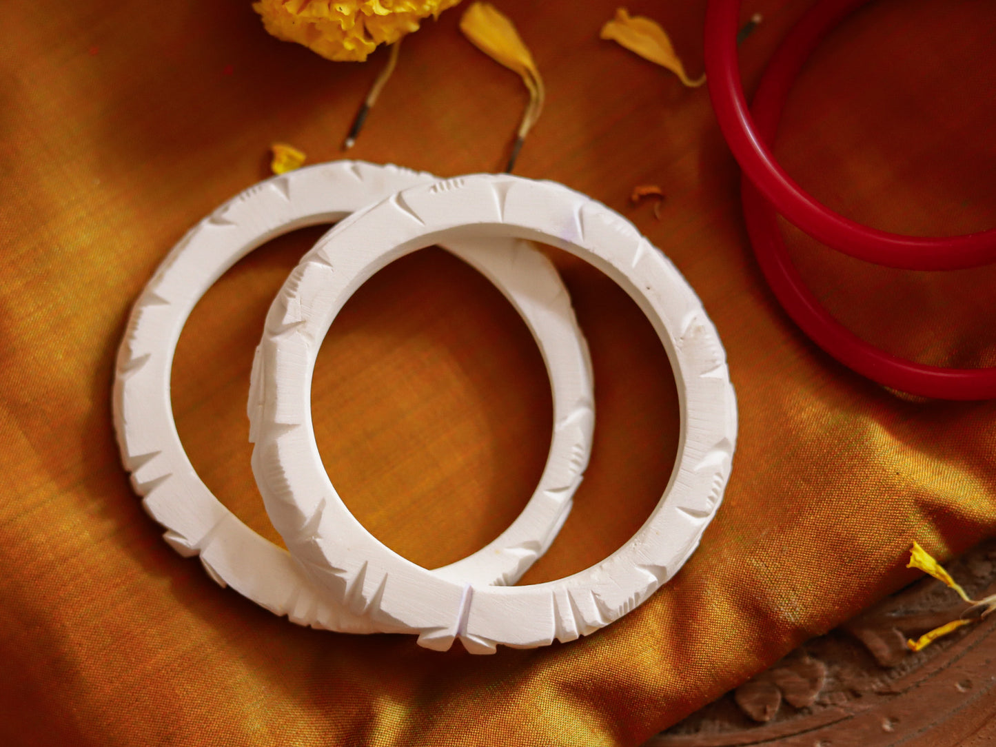 Handcarved Shakha Pola Bangle Pair (2.2 Inch)
