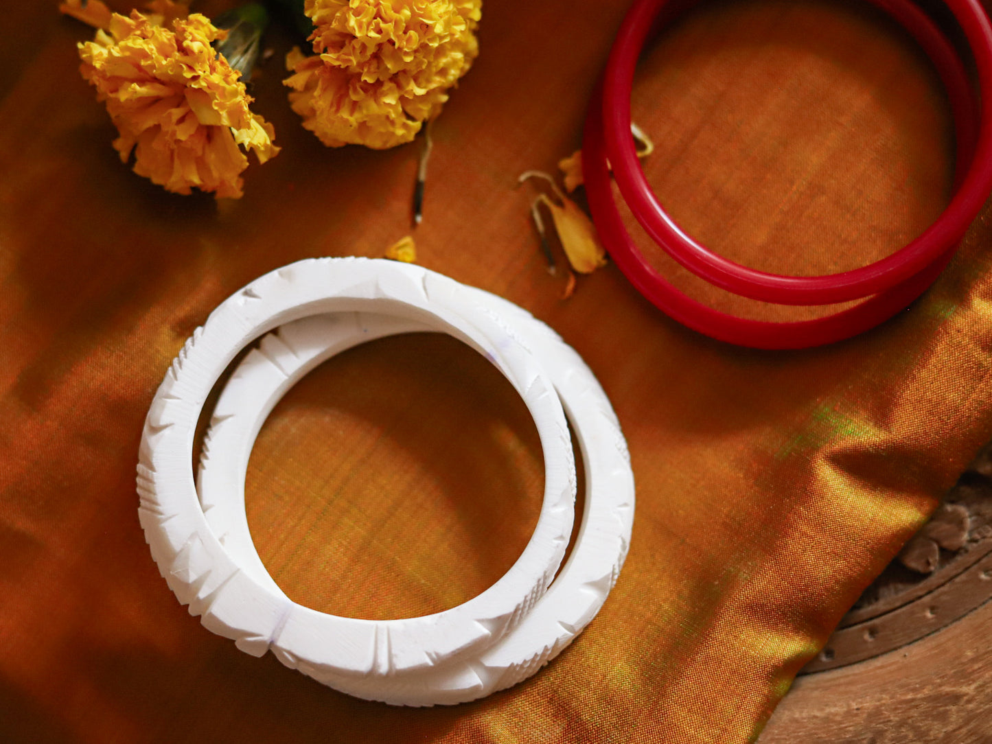 Handcarved Shakha Pola Bangle Pair (2.4 Inch)