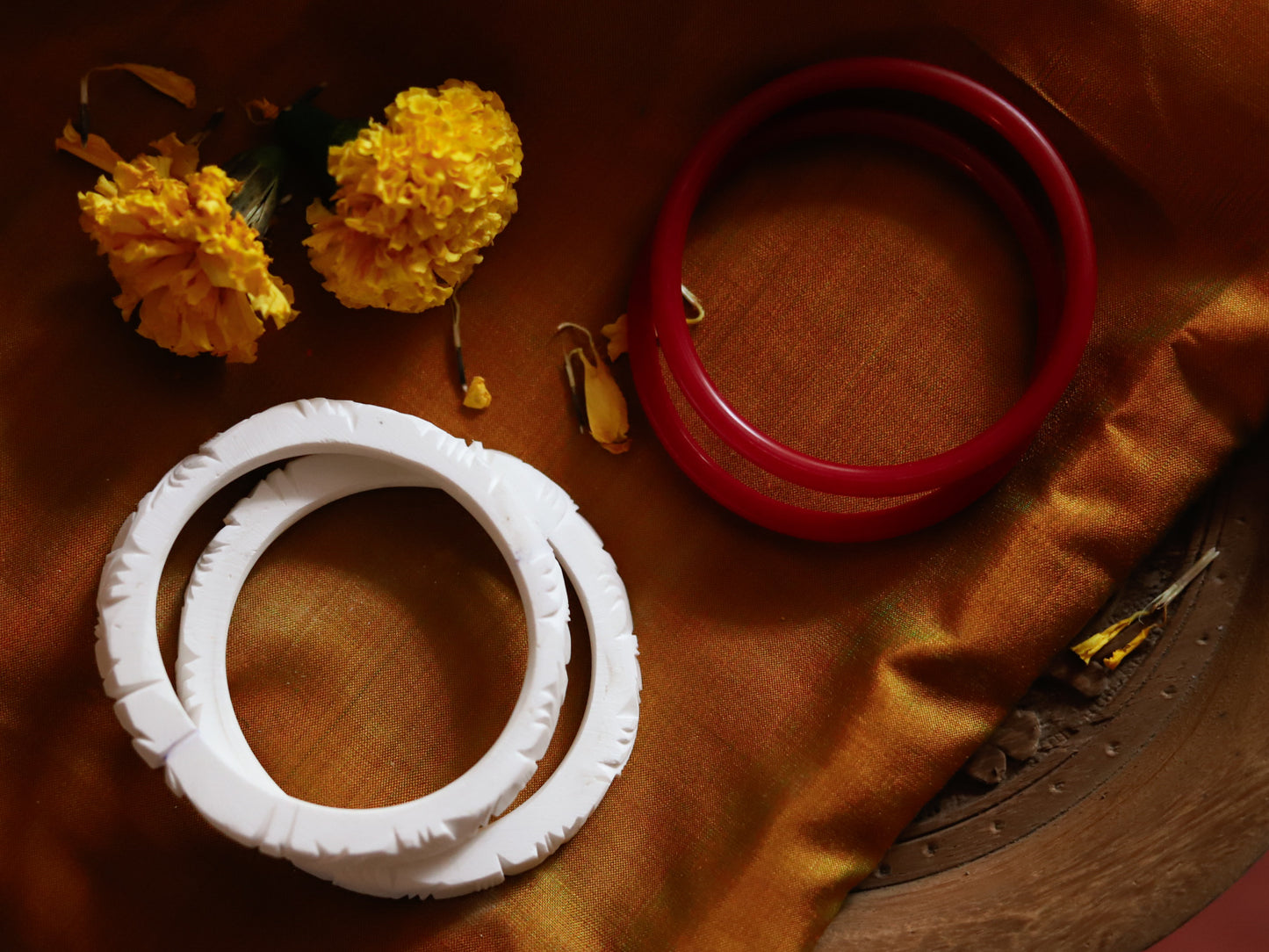 Handcarved Shakha Pola Bangle Pair (2.4 Inch)