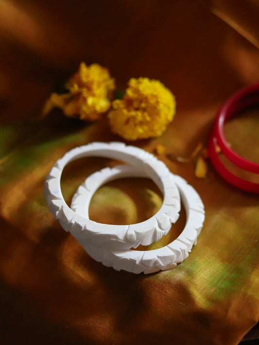 Handcarved Shakha Pola (2.4 Inch)