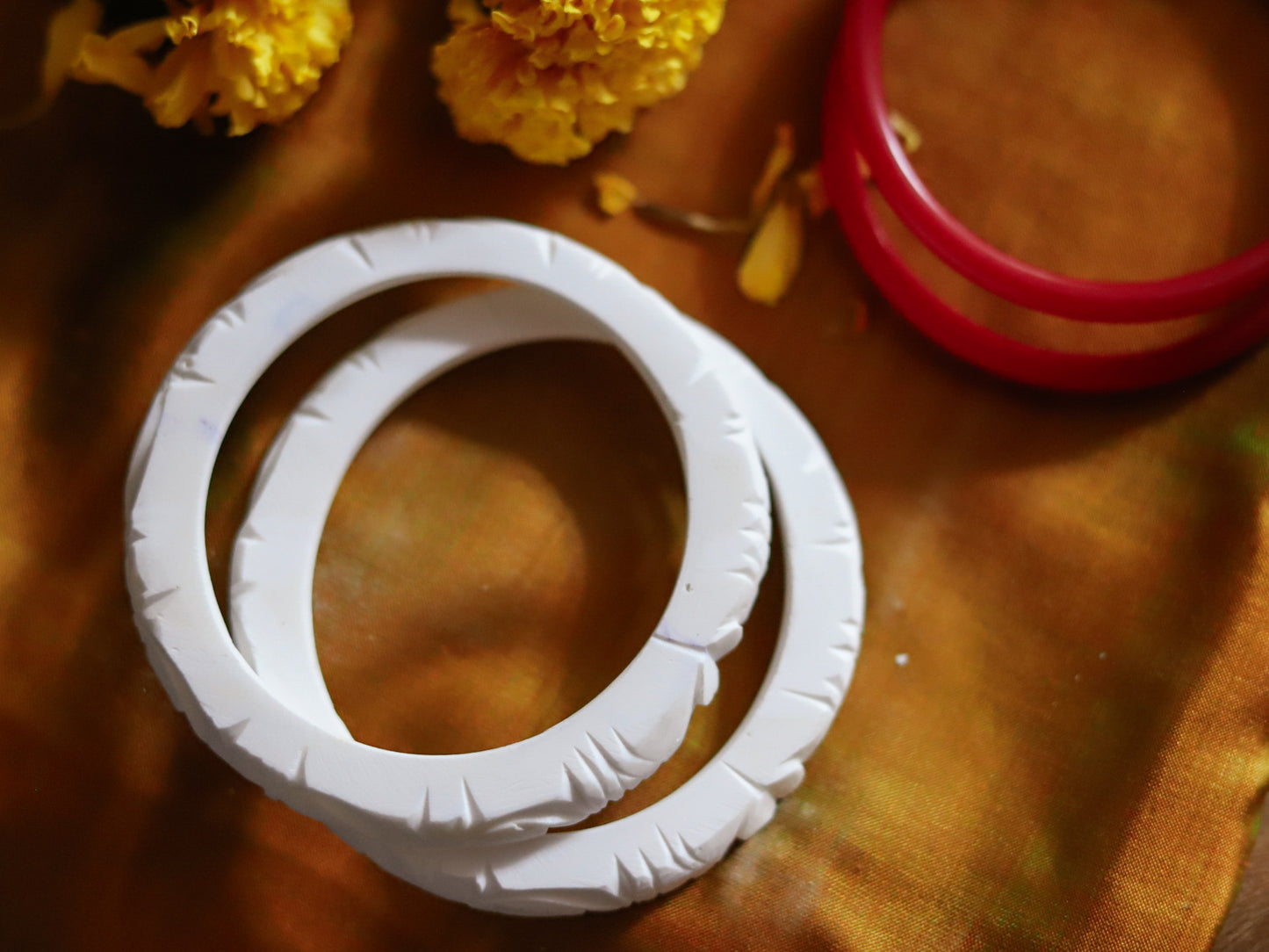 Handcarved Shakha Pola Bangle Pair (2.6 Inch)