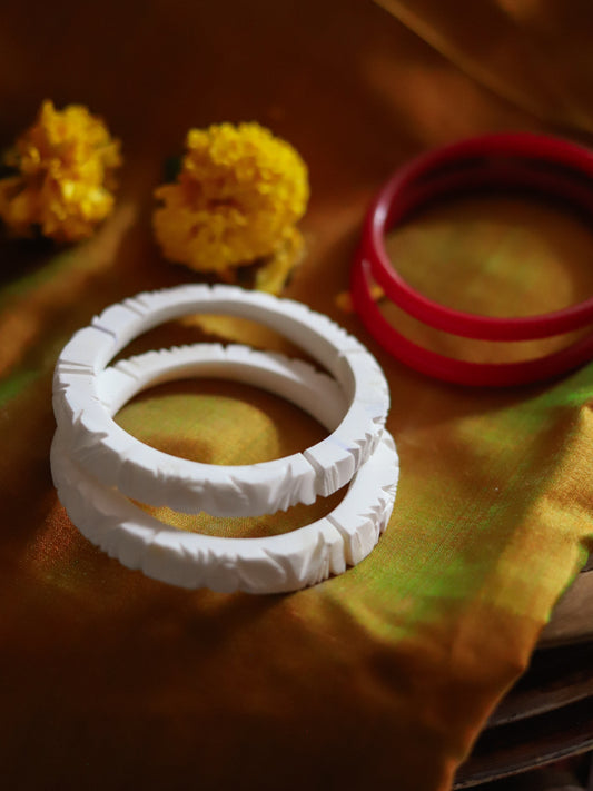 Handcarved Shakha Pola Bangle Pair (2.6 Inch)