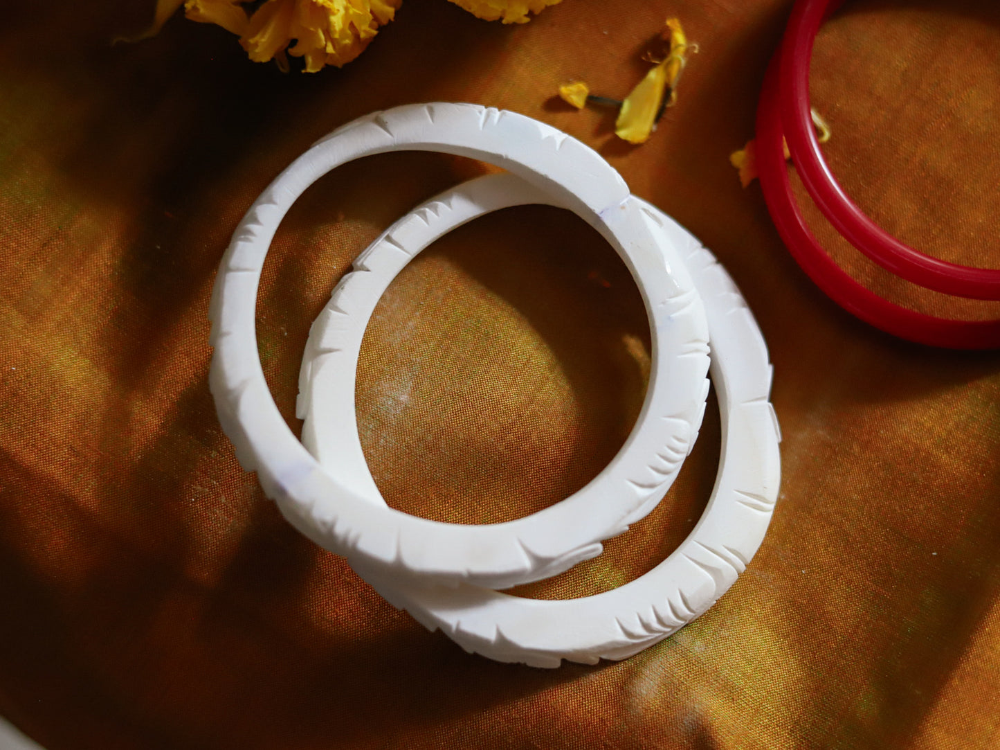 Handcarved Shakha Pola Bangle Pair (2.8 Inch)