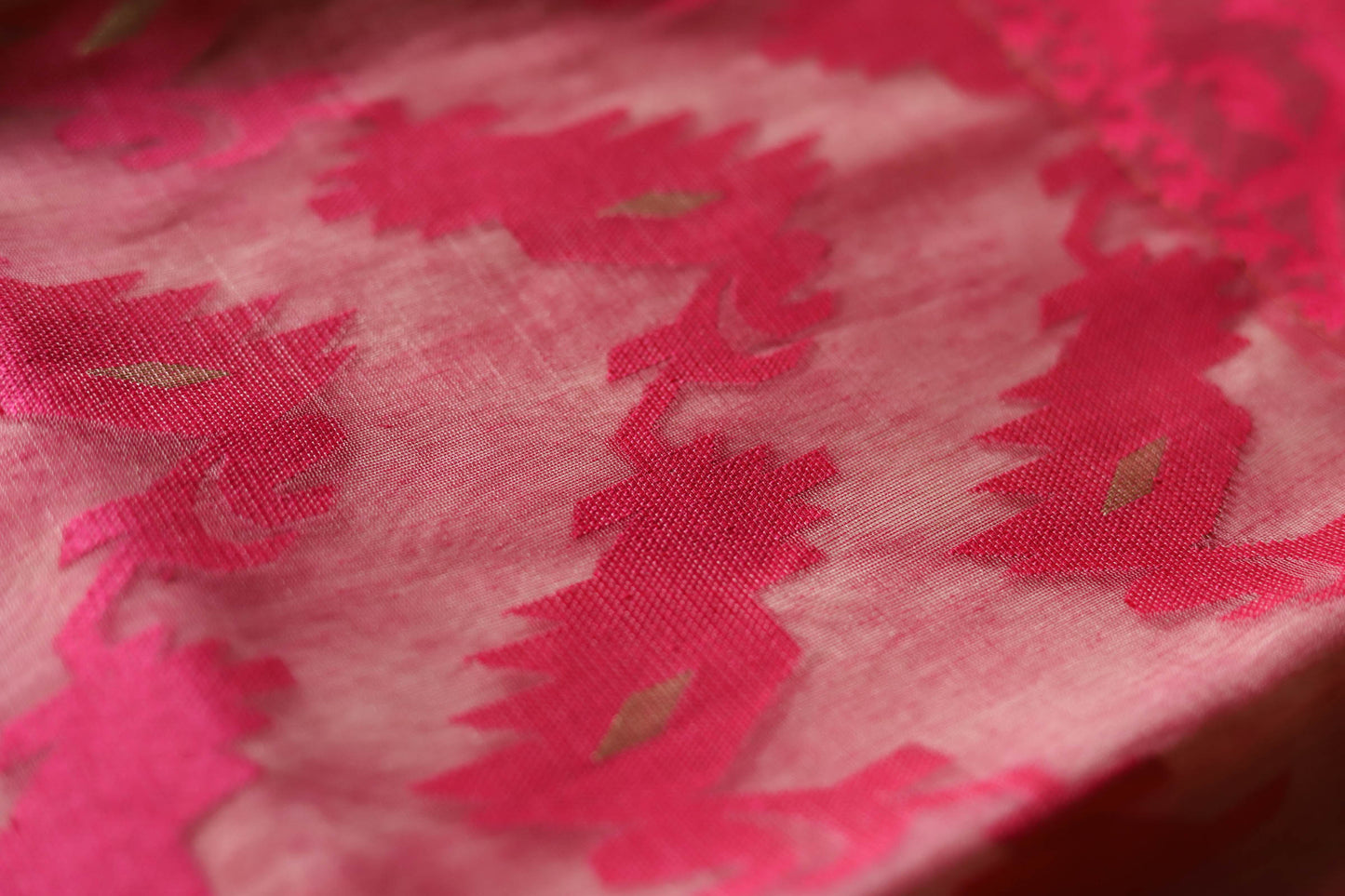 Handwoven Dhakai Saree in Jamdani Weave