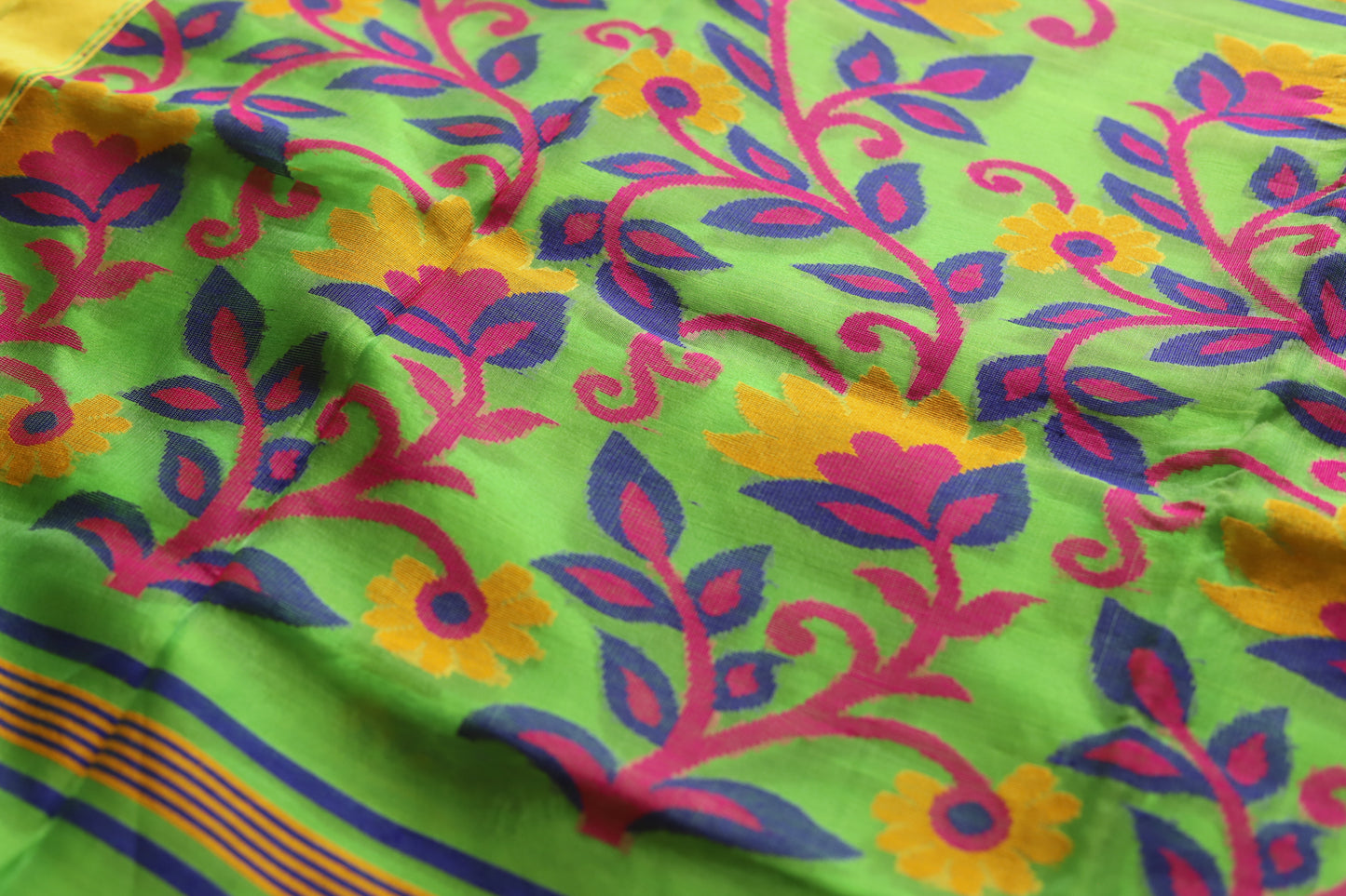 Handwoven Bengal Linen Saree