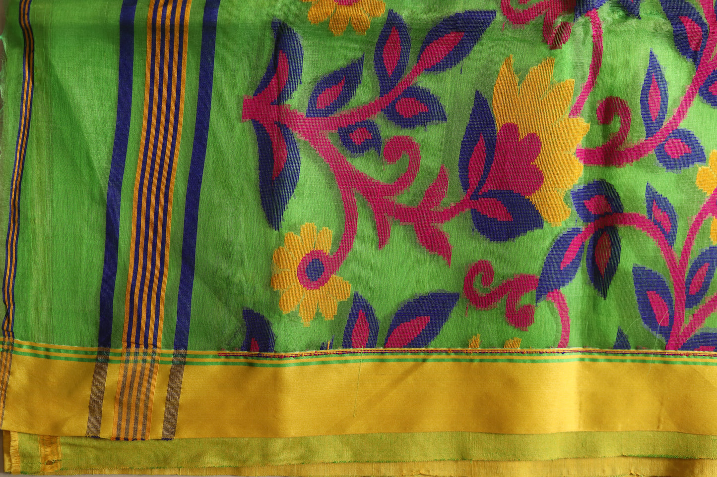 Handwoven Bengal Linen Saree