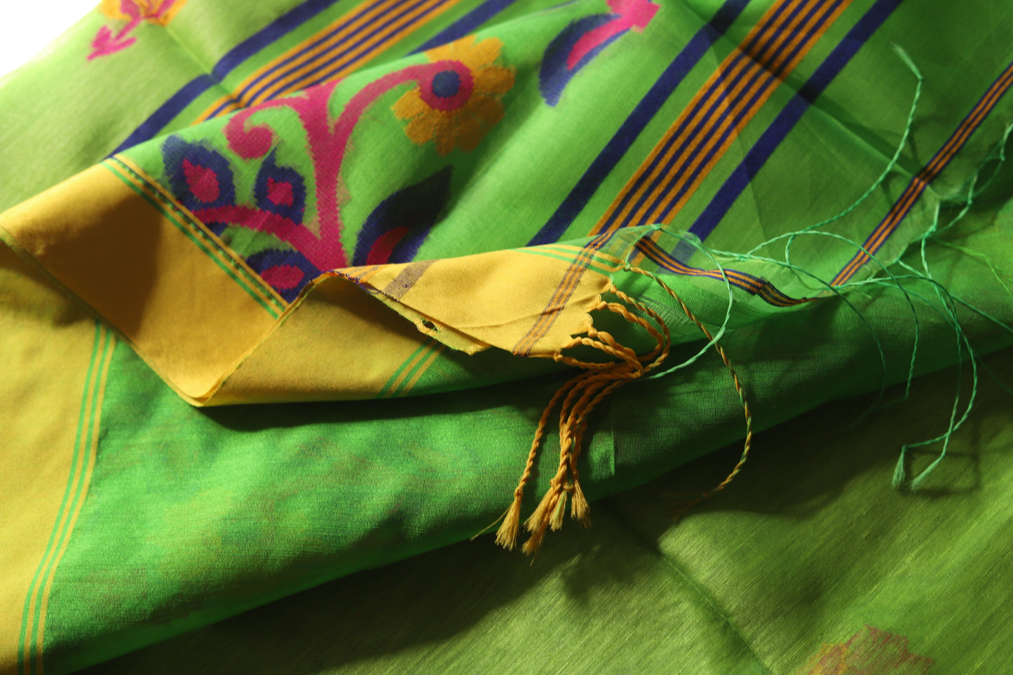 Handwoven Bengal Linen Saree