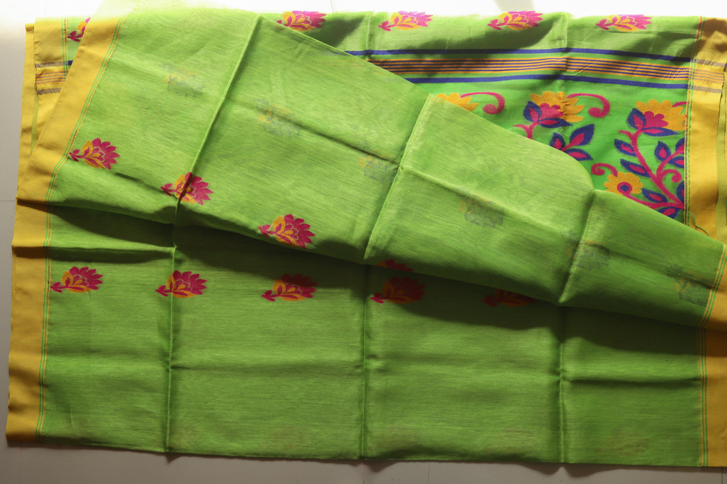 Handwoven Bengal Linen Saree