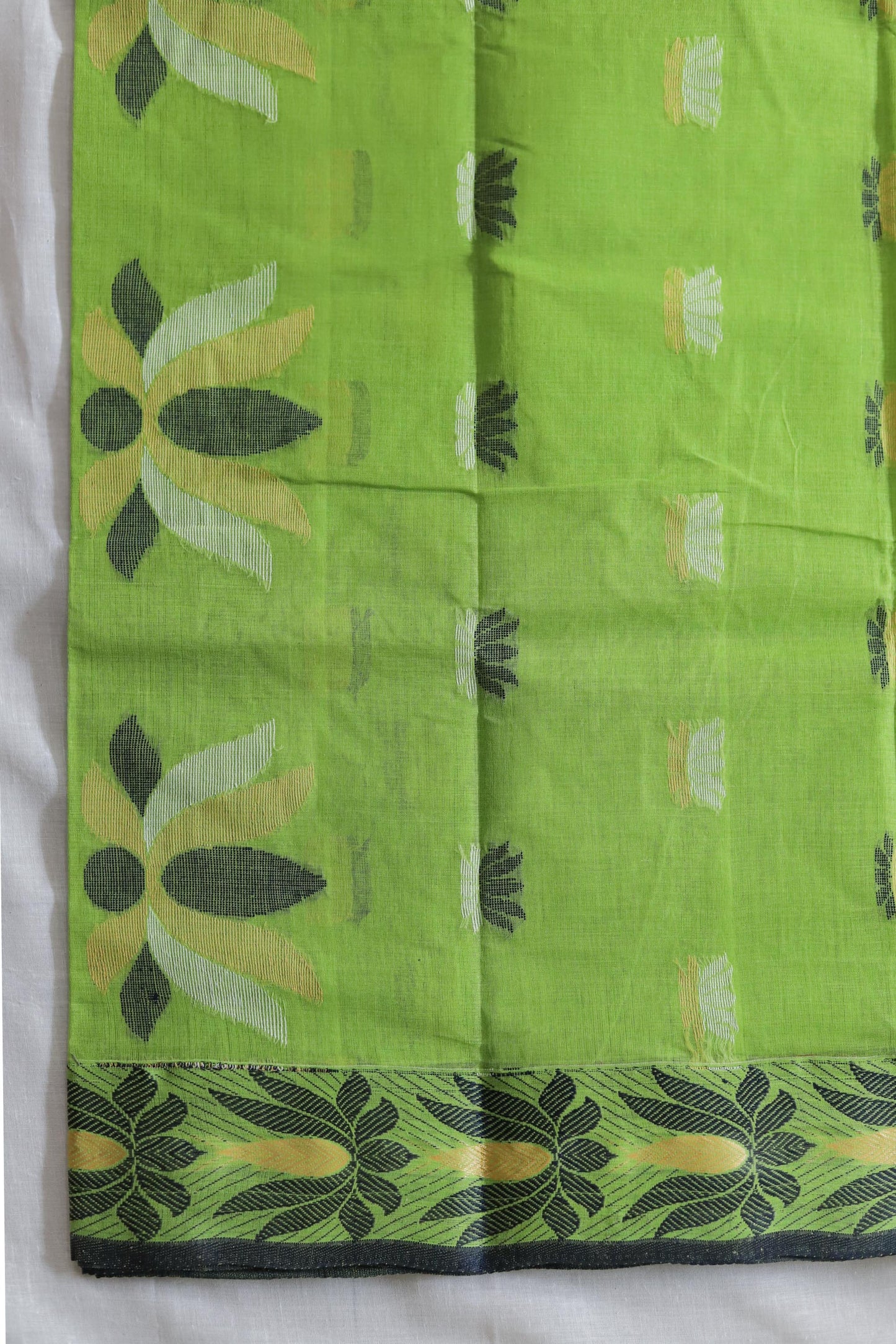 Handwoven Bengal Tant Saree (Tangail Saree)