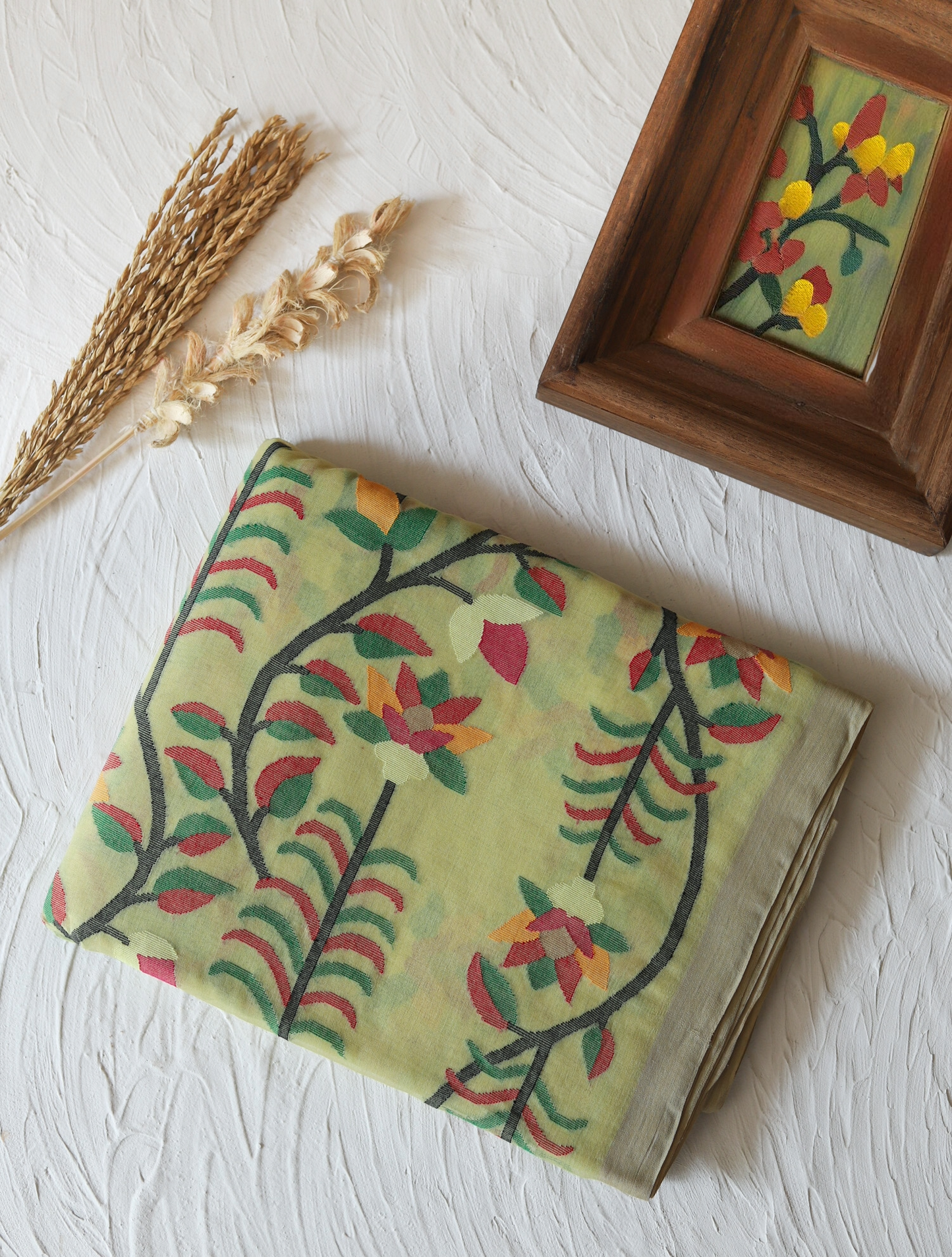 Handwoven Bengal Muslin Saree
