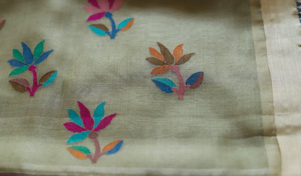 Handwoven Bengal Muslin Saree