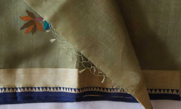 Handwoven Bengal Muslin Saree