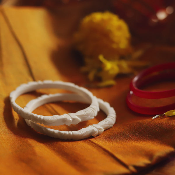 Handcarved Shakha Pola Bangle Pair (2.6 Inch)