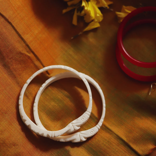 Handcarved Shakha Pola Bangle Pair (2.6 Inch)