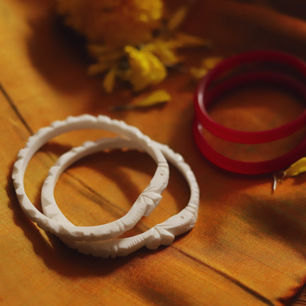 Handcarved Shakha Pola Bangle Pair (2.6 Inch)