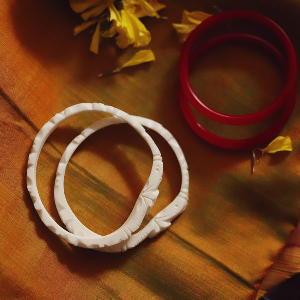 Handcarved Shakha Pola Bangle Pair (2.6 Inch)