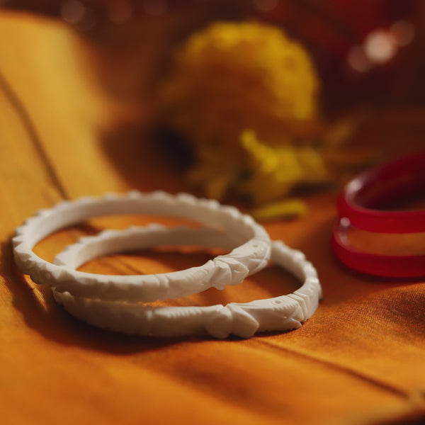 Handcarved Shakha Pola Bangle Pair (2.6 Inch)