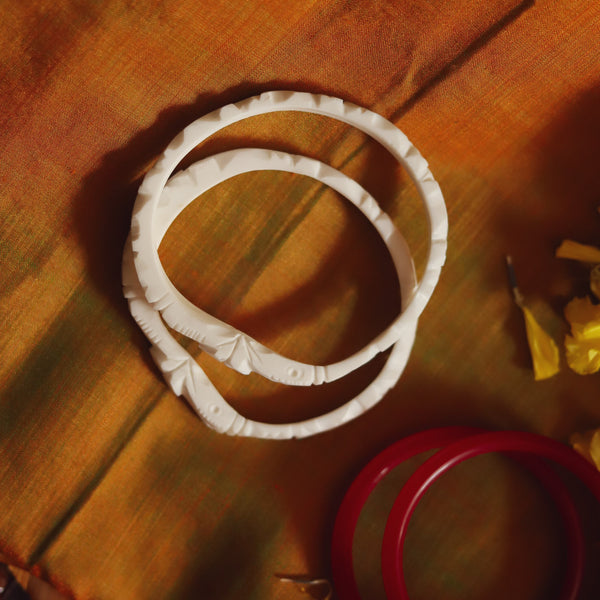 Handcarved Shakha Pola Bangle Pair (2.6 Inch)