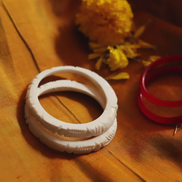 Handcarved Shakha Pola Bangle Pair (2.6 Inch)