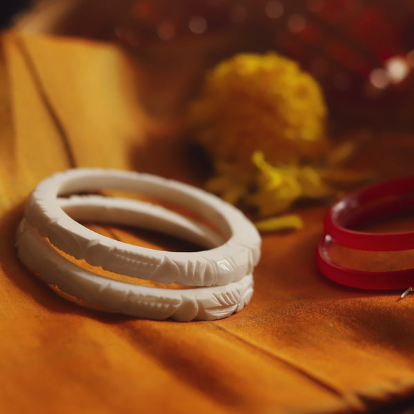 Handcarved Shakha Pola Bangle Pair (2.6 Inch)