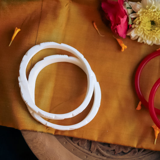 Handcarved Shakha Pola Bangle Pair (2.6 Inch)