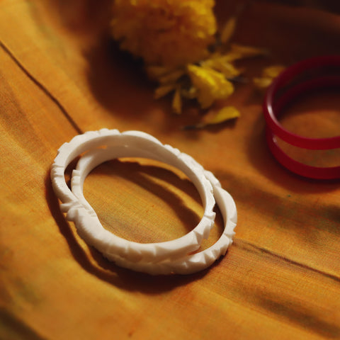 Handcarved Shakha Pola Bangle Pair (2.8 Inch)