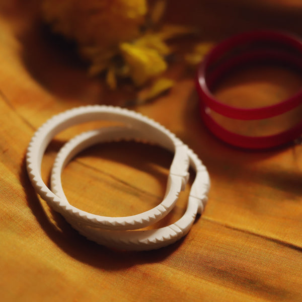 Handcarved Shakha Pola Bangle Pair (2.8 Inch)