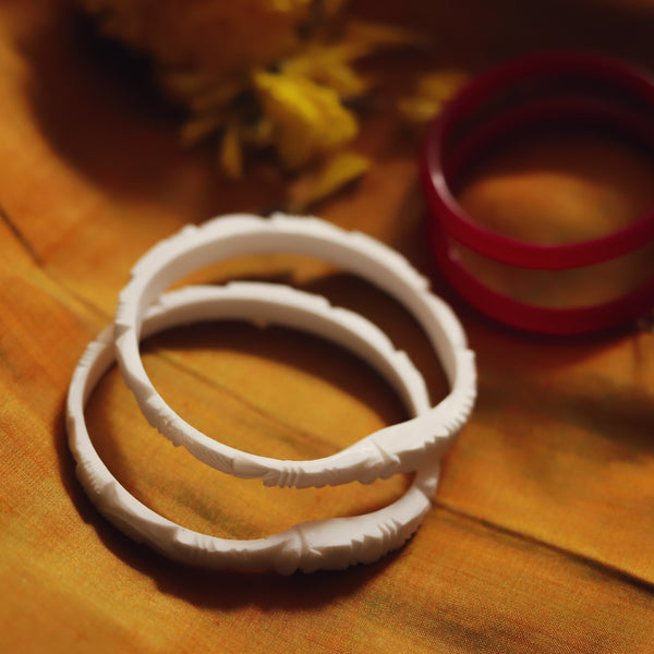 Handcarved Shakha Pola Bangle Pair (2.8 Inch)