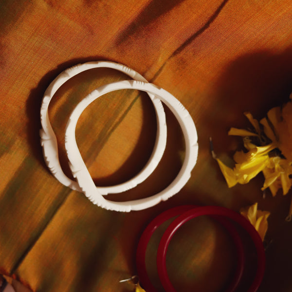 Handcarved Shakha Pola Bangle Pair (2.8 Inch)