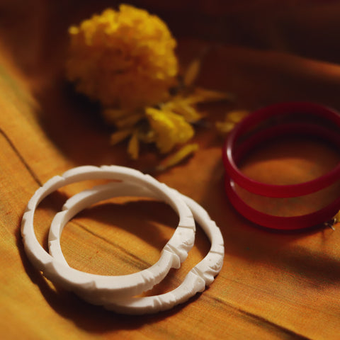 Handcarved Shakha Pola Bangle Pair (2.8 Inch)