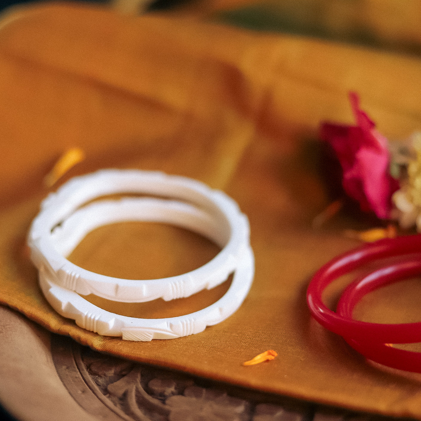 Handcarved Shakha Pola Bangle Pair (2.8 Inch)
