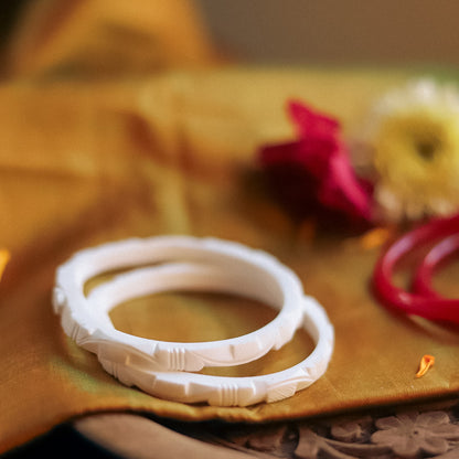Handcarved Shakha Pola Bangle Pair (2.8 Inch)