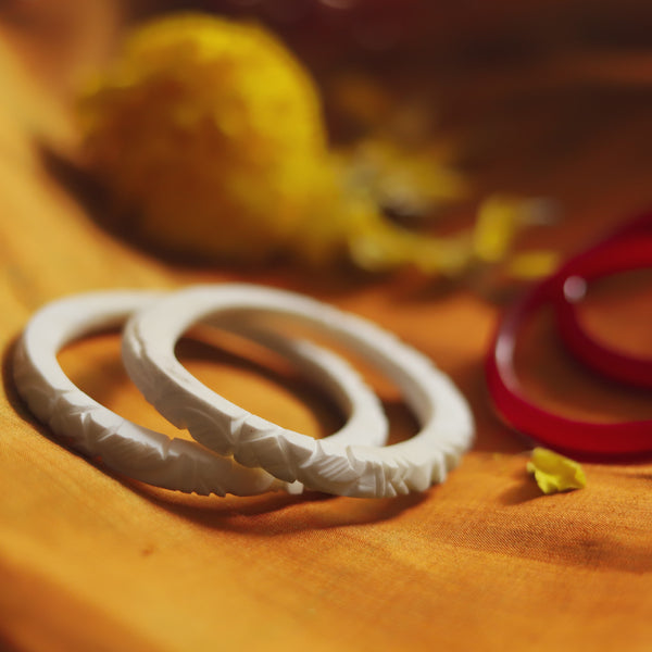 Handcarved Shakha Pola Bangle Pair (2.2 Inch)