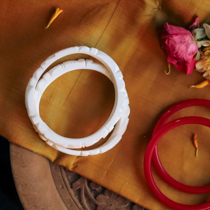Handcarved Shakha Pola Bangle Pair (2.2 Inch)