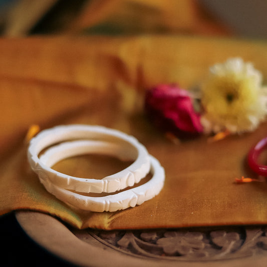Handcarved Shakha Pola Bangle Pair (2.2 Inch)