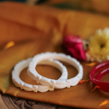 Handcarved Shakha Pola Bangle Pair (2.2 Inch)