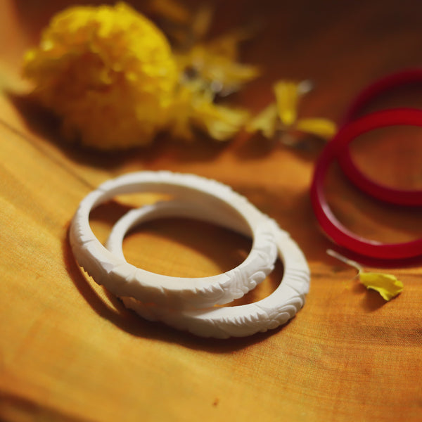 Handcarved Shakha Pola Bangle Pair (2.2 Inch)