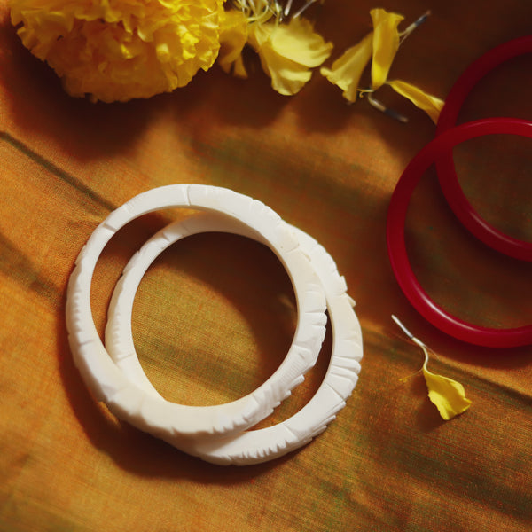 Handcarved Shakha Pola Bangle Pair (2.2 Inch)