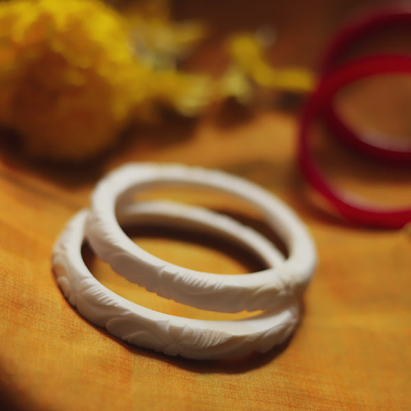 Handcarved Shakha Pola Bangle Pair (2.2 Inch)